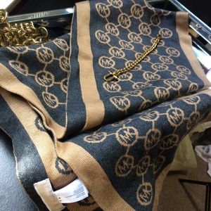 ☃️🔥NEW Michael Kors reversible cozy MK scarf